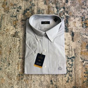 Brand new XXL 18.5. Club Room checkered shorts sleeve dress shirt.